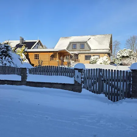 펜션 Maiferien Harz - Haus Waldblick 300 Qm - Bis 18 Personen - 8 Schlafzimmer 클라우슈탈젤러펠트