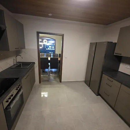 펜션 Maiferien Harz - Haus Waldblick 300 Qm - Bis 18 Personen - 8 Schlafzimmer 클라우슈탈젤러펠트