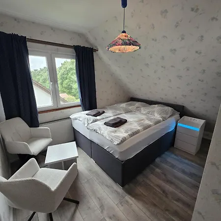 펜션 Maiferien Harz - Haus Waldblick 300 Qm - Bis 18 Personen - 8 Schlafzimmer