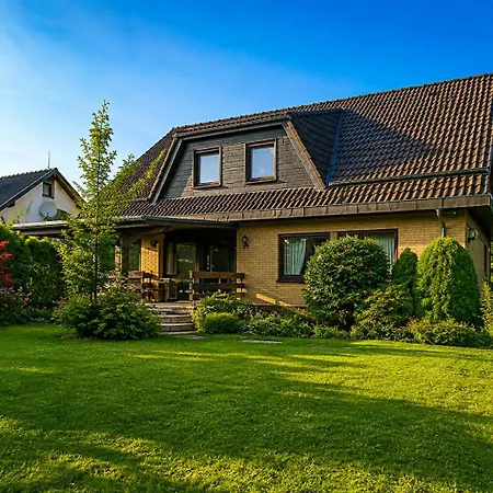 Prázdninový dům Maiferien Harz - Haus Waldblick 300 Qm - Bis 18 Personen - 8 Schlafzimmer