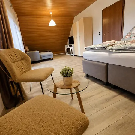 Prázdninový dům Maiferien Harz - Haus Waldblick 300 Qm - Bis 18 Personen - 8 Schlafzimmer *